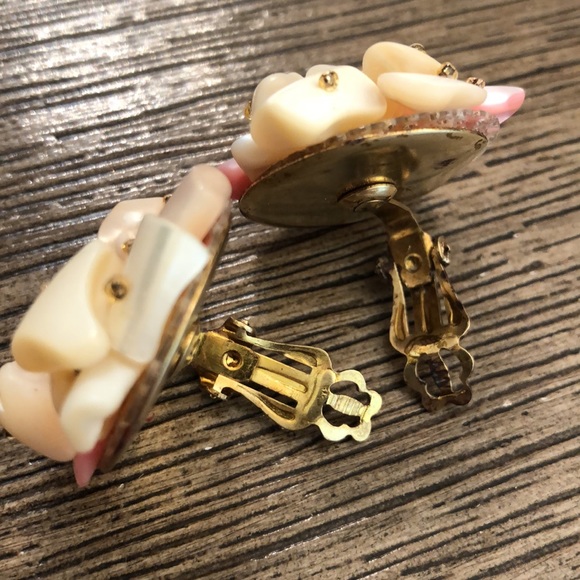 Vintage JAPAN Clip Earrings Ivory Mother of Pearl - Picture 8 of 14